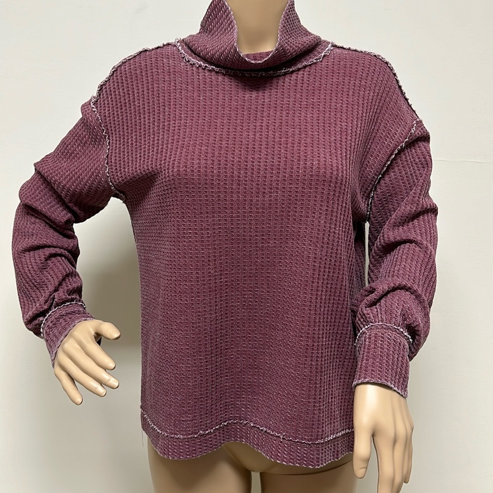 True Craft Mock Turtleneck Waffle Top with Raw Edged Trim in Maroon Size M